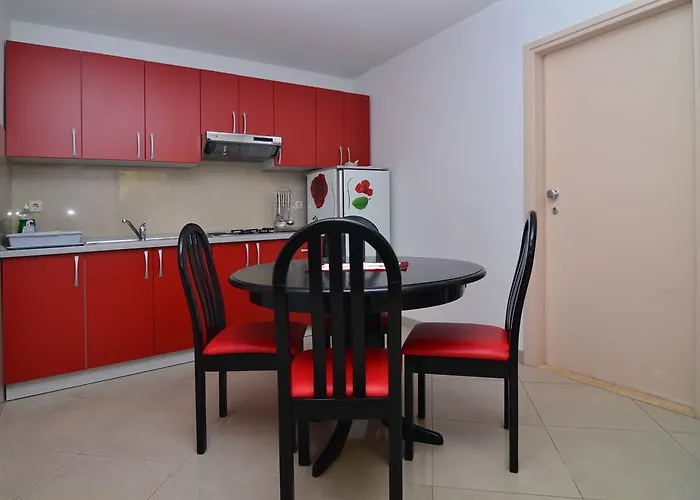 Mucic Apartamento Makarska
