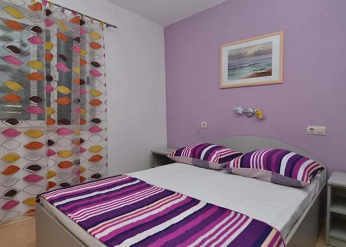 Mucic Apartamento Makarska